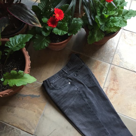 AEO High-Waist Button-Front Jeans (like NEW) - Picture 3 of 16